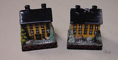 Pat Fisher Saltbox House Salt & Pepper Shakers - 3PAT023D