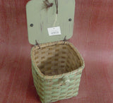 Distressed Wicker Basket with Apple on Lid - 24724